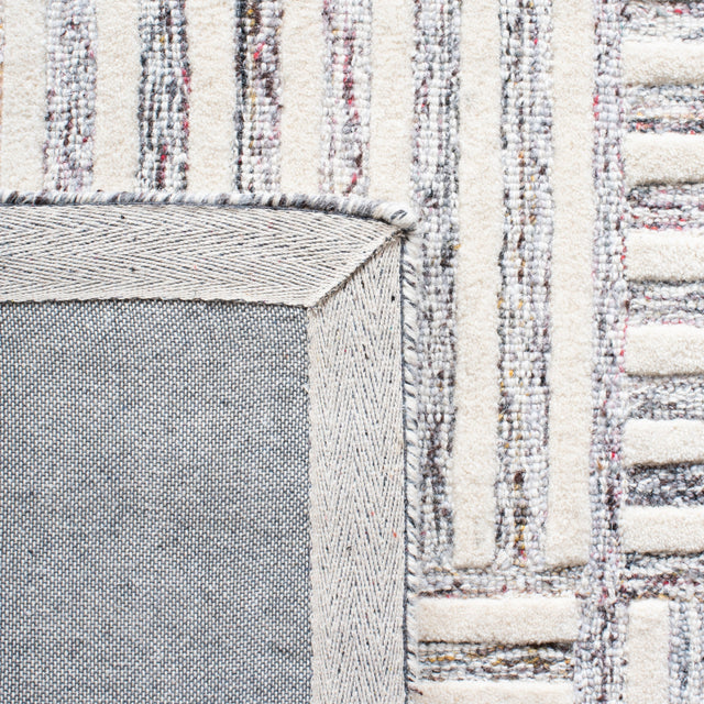 Safavieh Metro Met858Q Red/Ivory Rug.