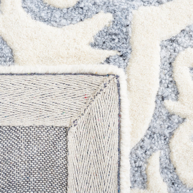 Safavieh Metro Met859L Light Blue/Ivory Rug.