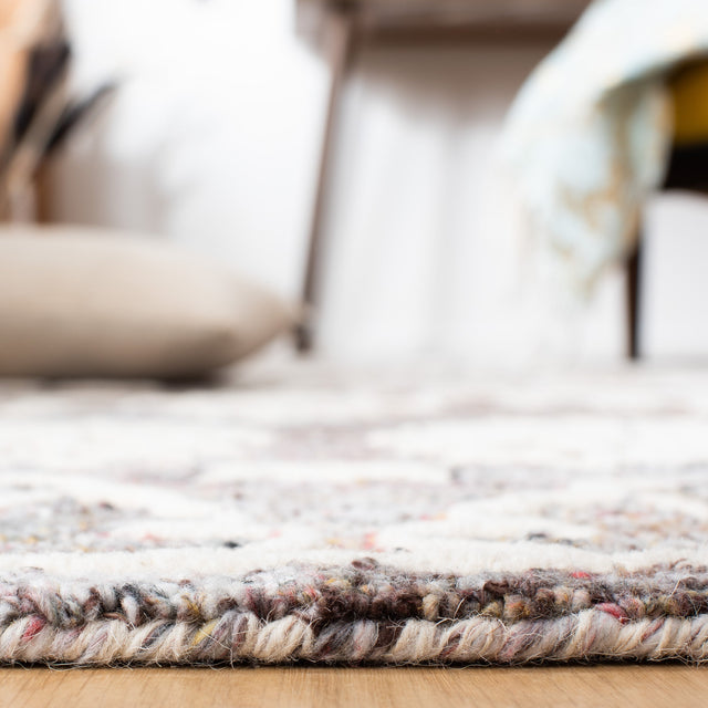 Safavieh Metro Met860Q Red/Ivory Rug.