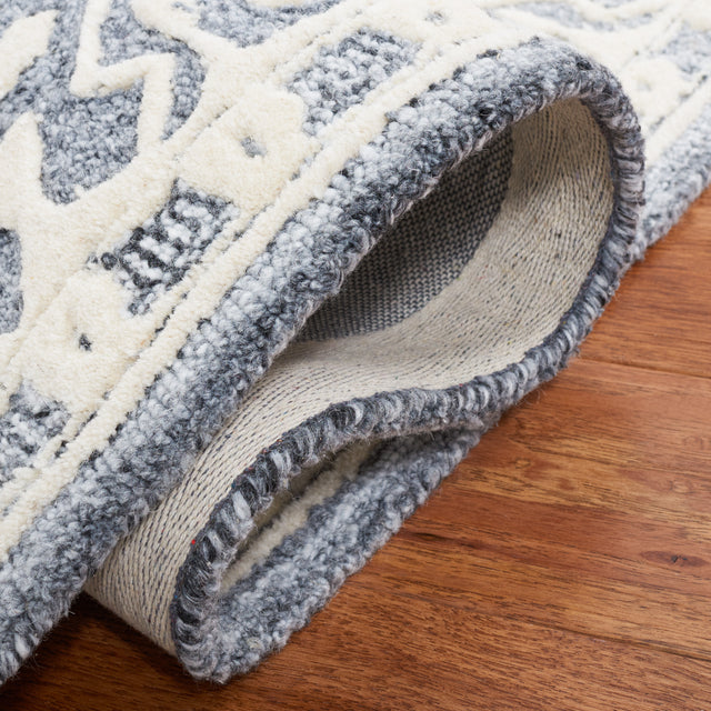 Safavieh Metro Met861F Grey/Ivory Rug.