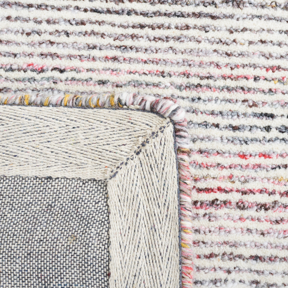 Safavieh Metro Met861Q Red/Ivory Rug.
