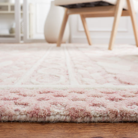 Safavieh Metro Met863U Pink/Ivory Rug.