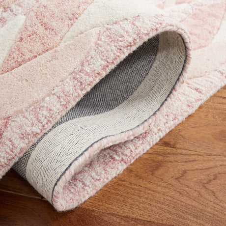 Safavieh Metro Met863U Pink/Ivory Rug.