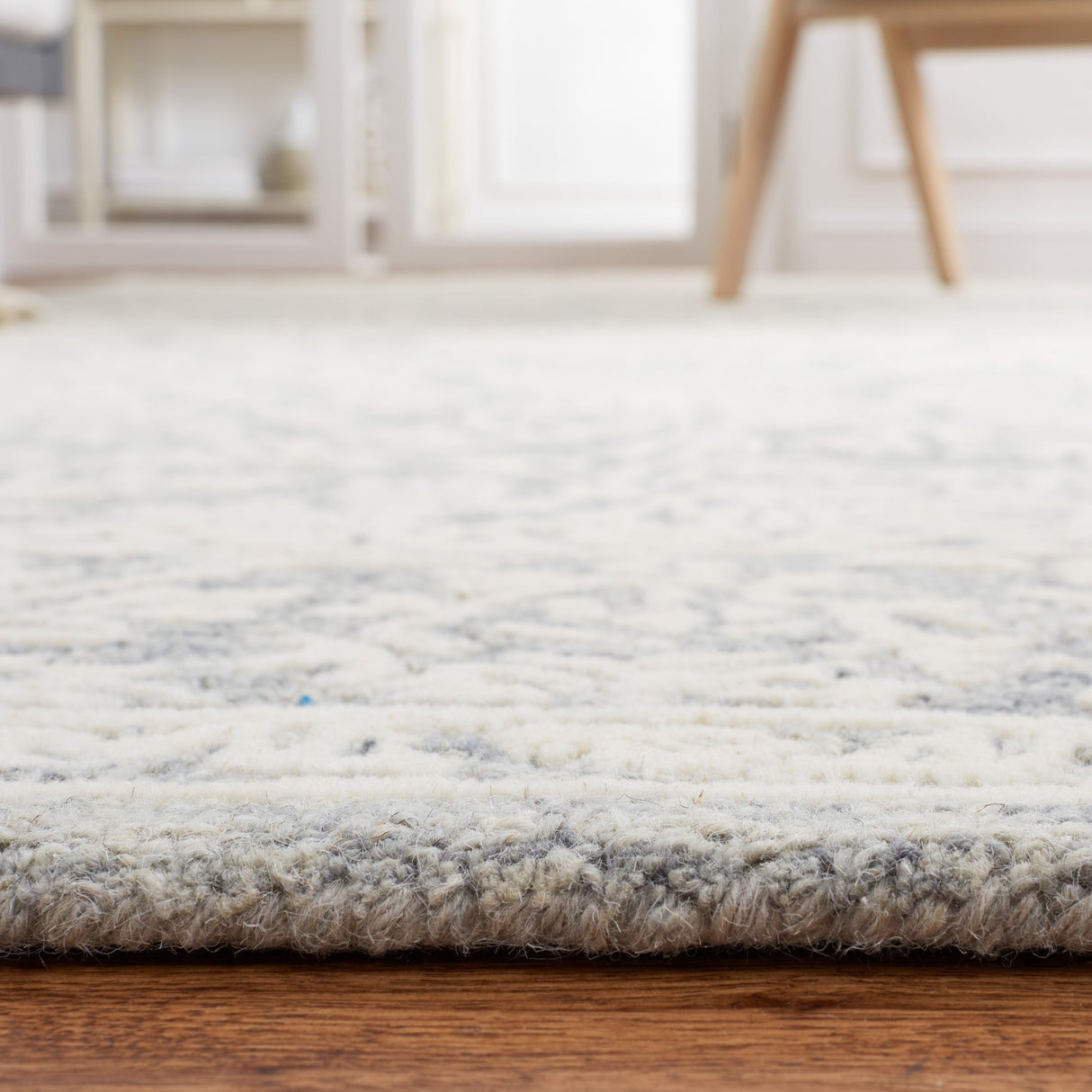 Safavieh Metro Met864H Dark Grey/Ivory Rug.