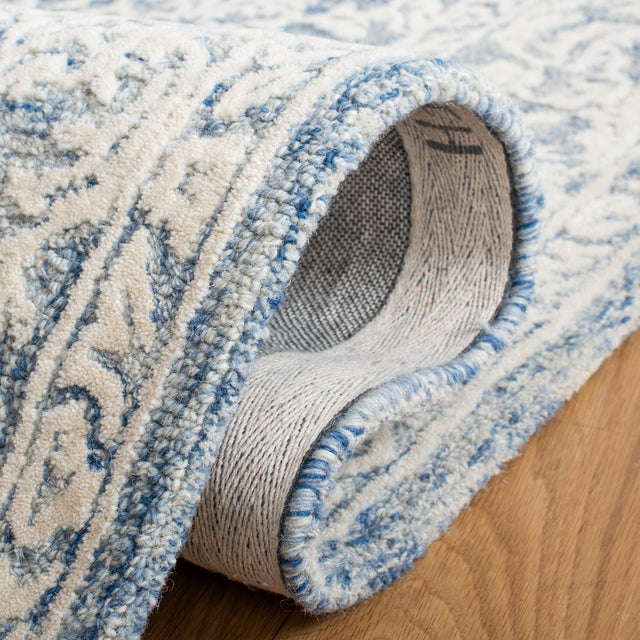 Safavieh Metro Met864M Blue/Ivory Rug.