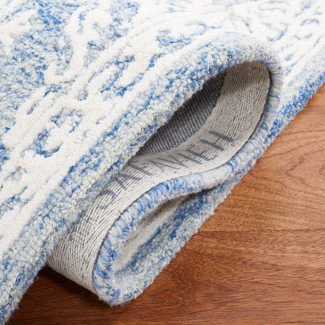 Safavieh Metro Met865M Blue/Ivory Rug.