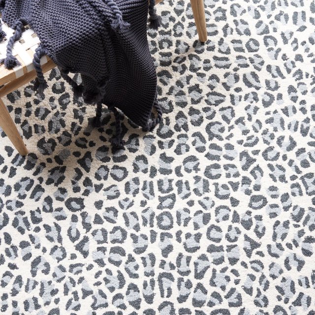 Safavieh Metro Met868F Grey/Ivory Rug.