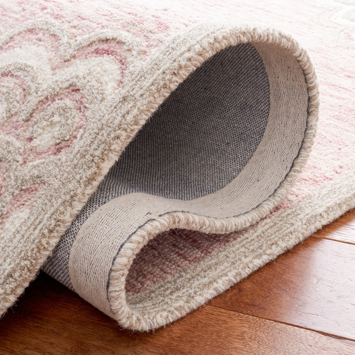 Safavieh Metro Met901U Dark Pink/Ivory Rug.
