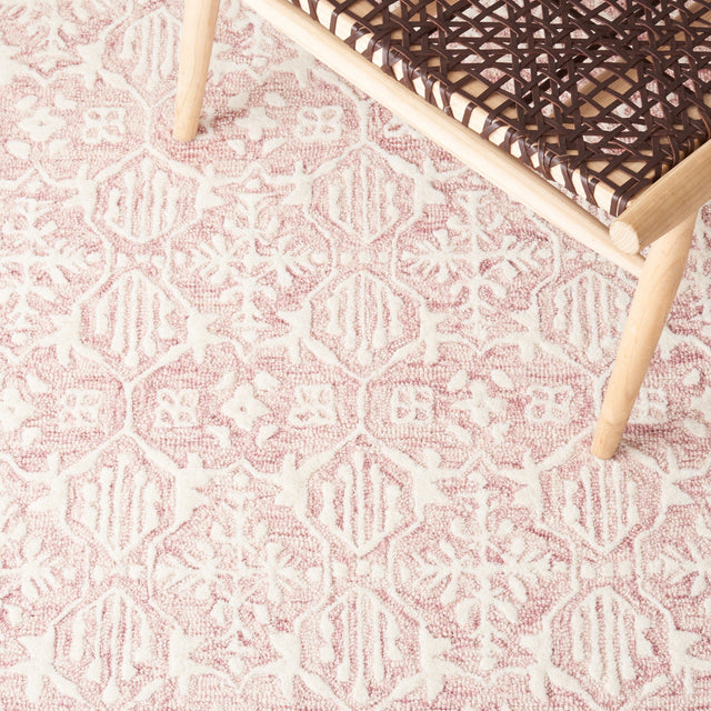 Safavieh Metro Met903U Dark Pink/Ivory Rug.