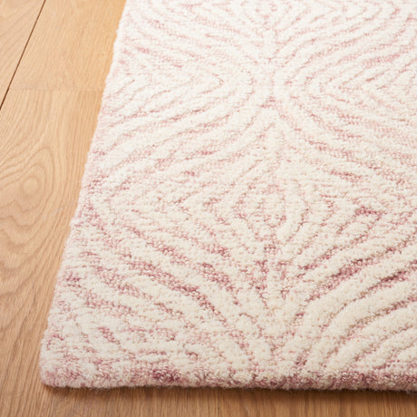 Safavieh Metro Met904U Dark Pink/Ivory Rug.