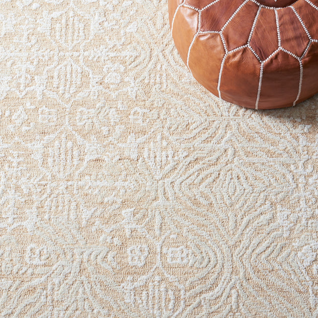 Safavieh Metro Met905D Gold/Ivory Rug.