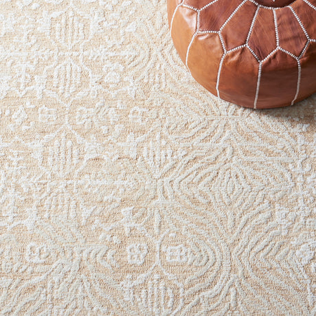 Safavieh Metro Met905D Gold/Ivory Rug.