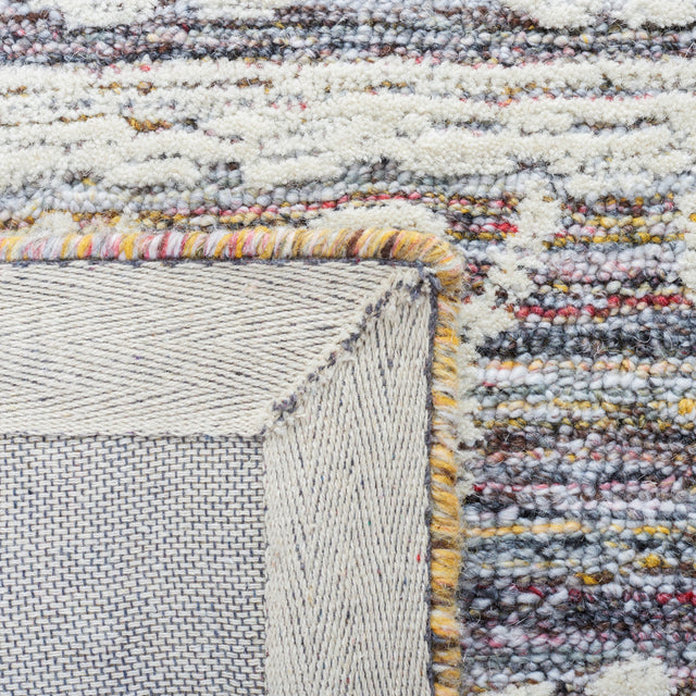 Safavieh Metro Met910Q Red/Ivory Rug.