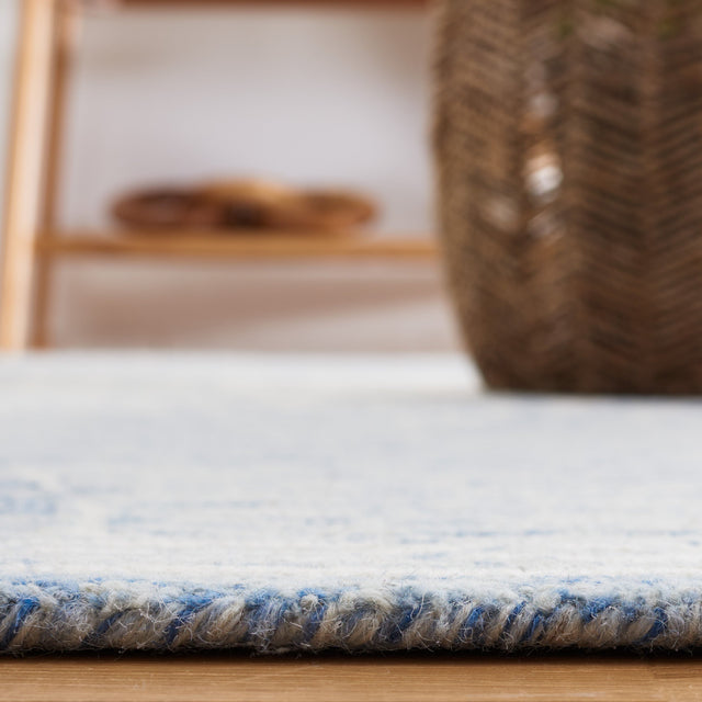 Safavieh Metro Met983M Blue/Ivory Rug.