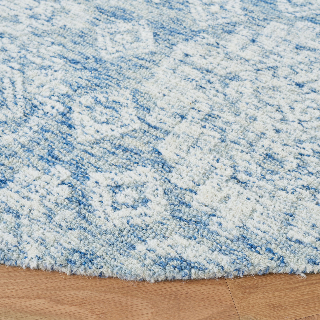 Safavieh Metro Met987M Blue/Ivory Rugs.