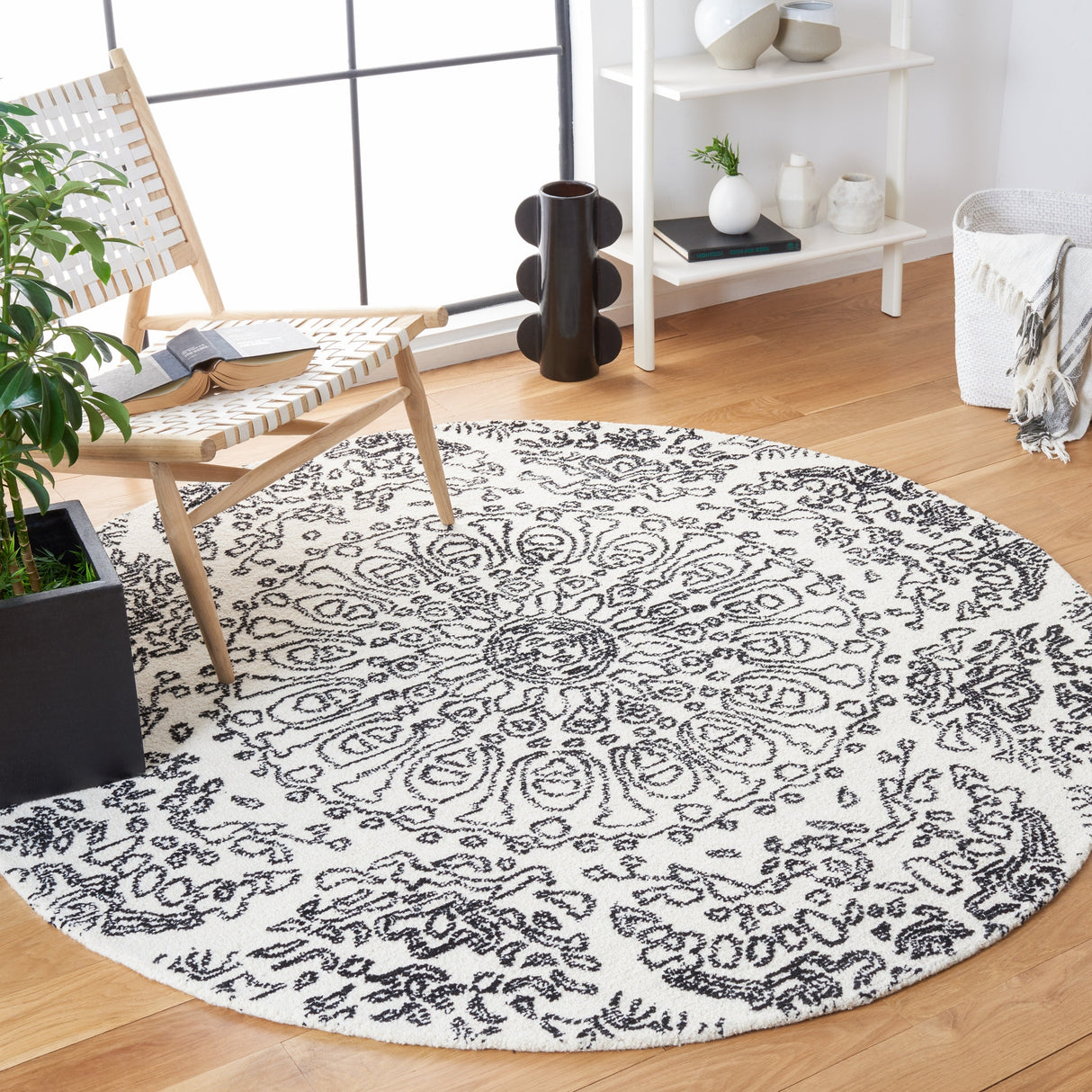 Safavieh Metro Met993A Ivory/Black Rugs.