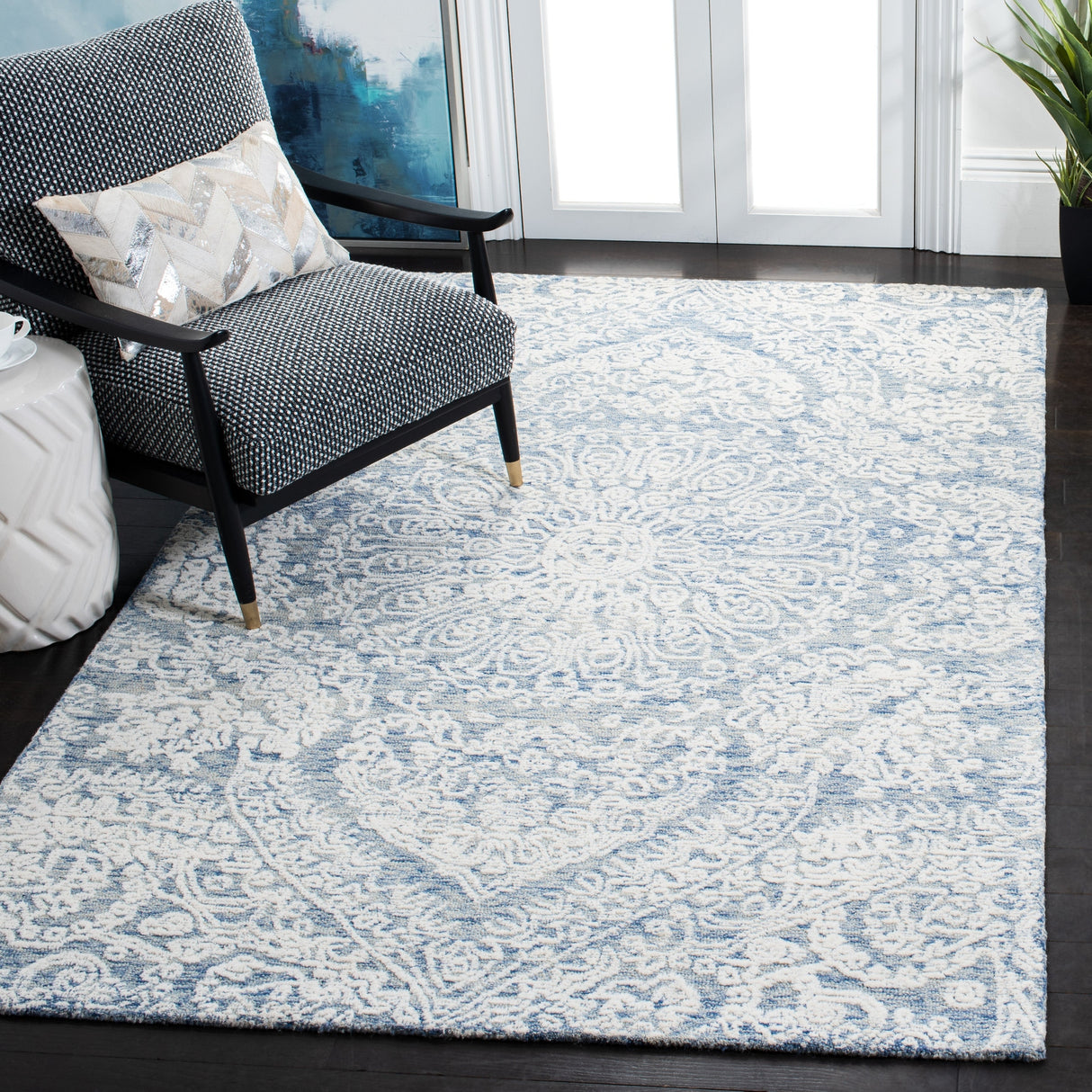 Safavieh Metro Met993M Blue/Ivory Rugs.