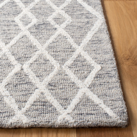 Safavieh Metro Met994F Grey/Ivory Rug.