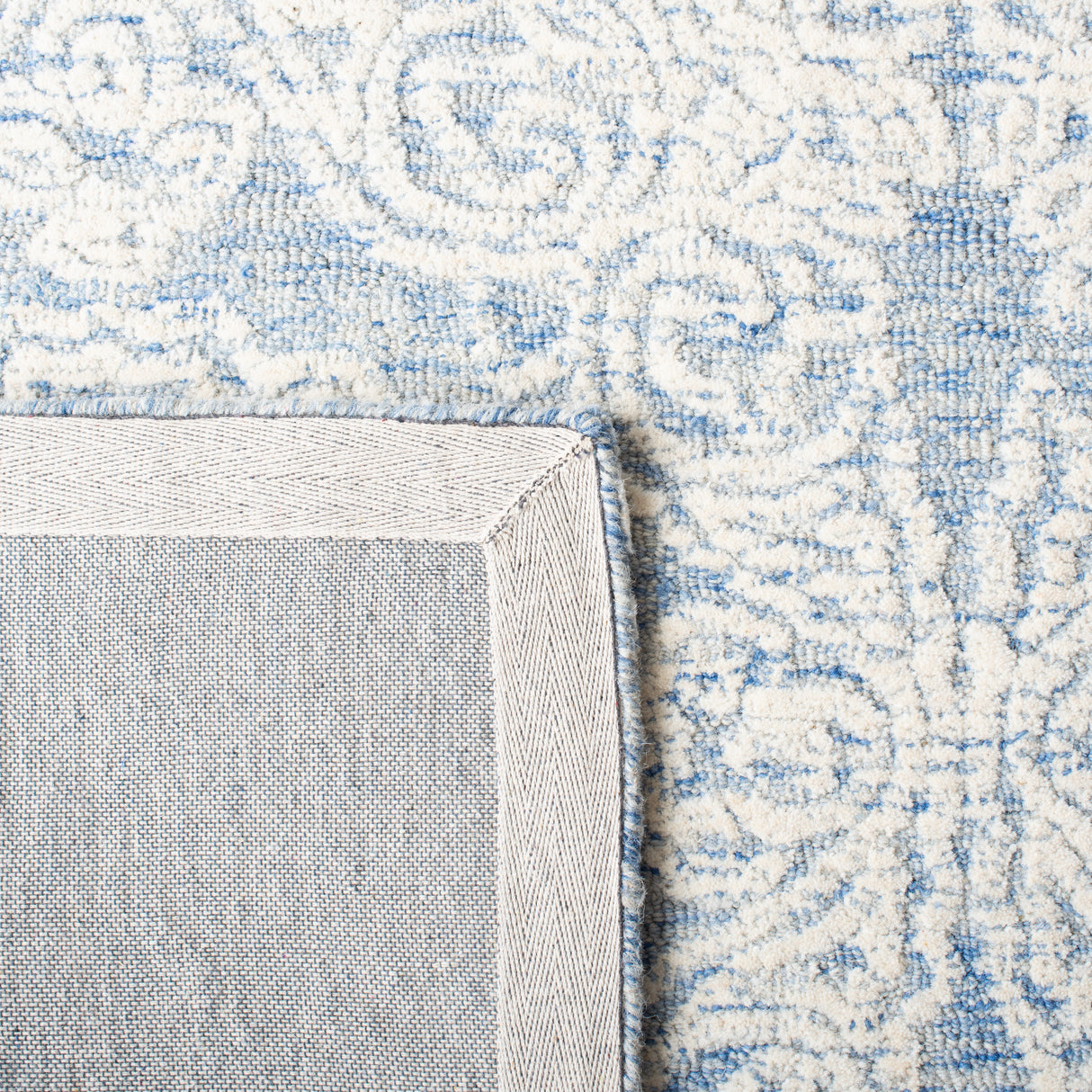 Safavieh Metro Met997M Blue/Ivory Rugs.