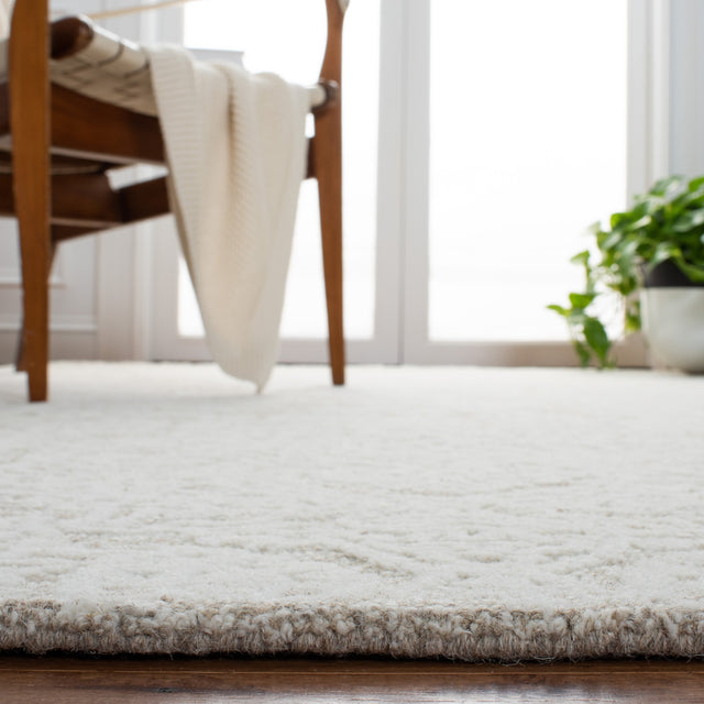 Safavieh Metro Met998A Natural/Ivory Rug.