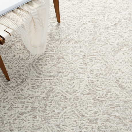 Safavieh Metro Met998A Natural/Ivory Rug.