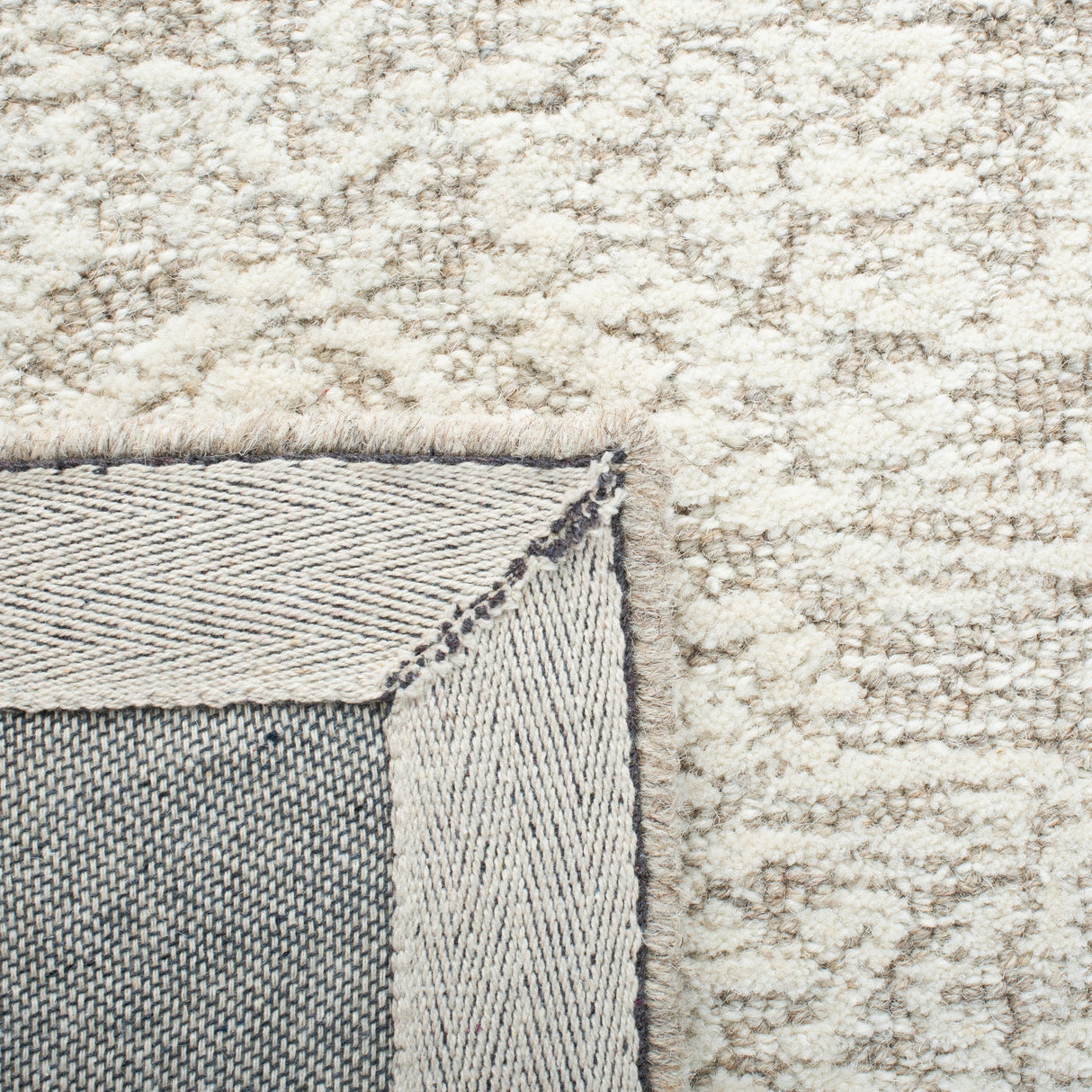 Safavieh Metro Met998A Natural/Ivory Rug.