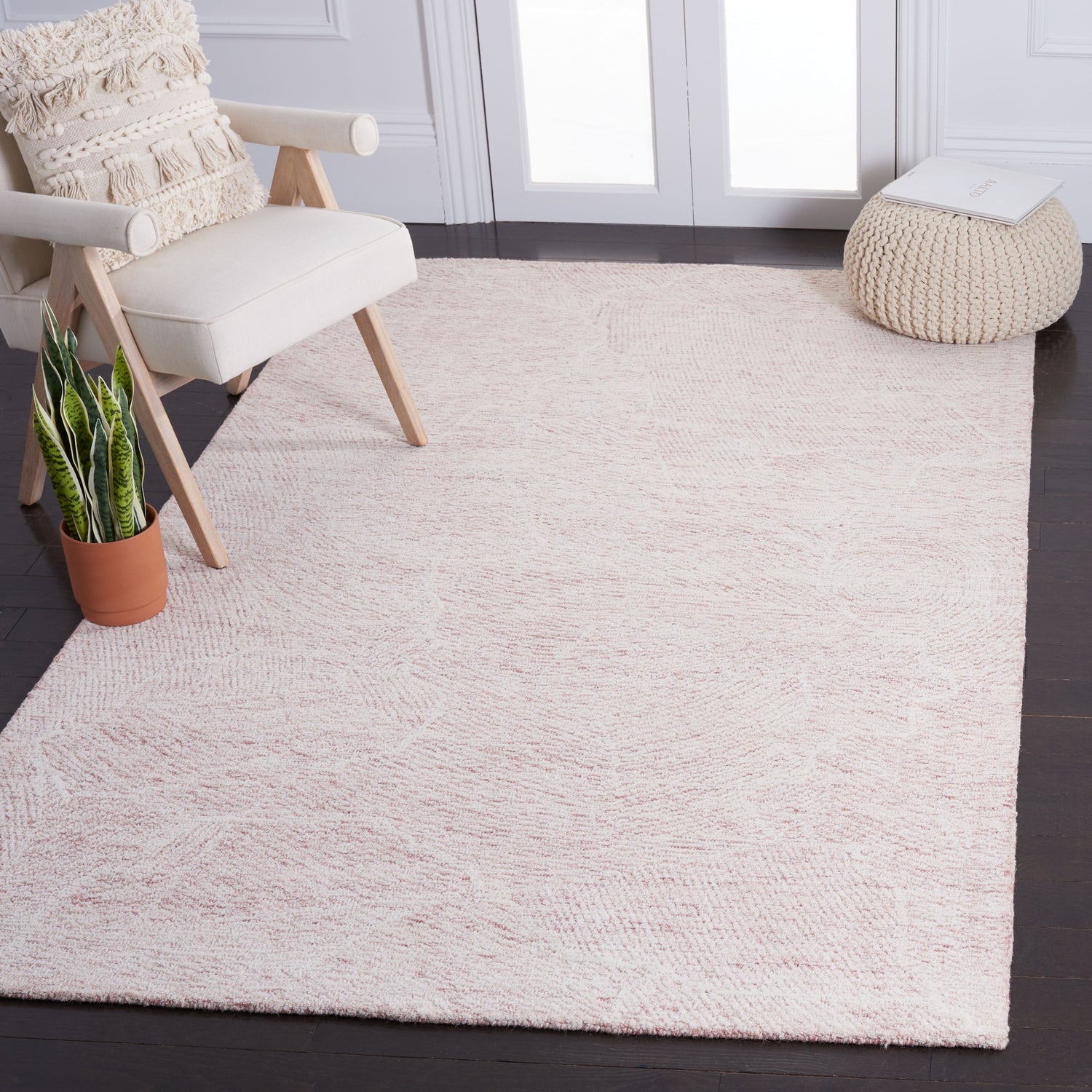 Safavieh Metro Met999U Pink/Ivory Rugs.