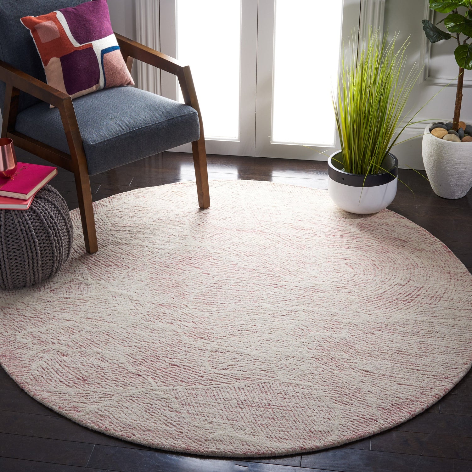 Safavieh Metro Met999U Pink/Ivory Rugs.