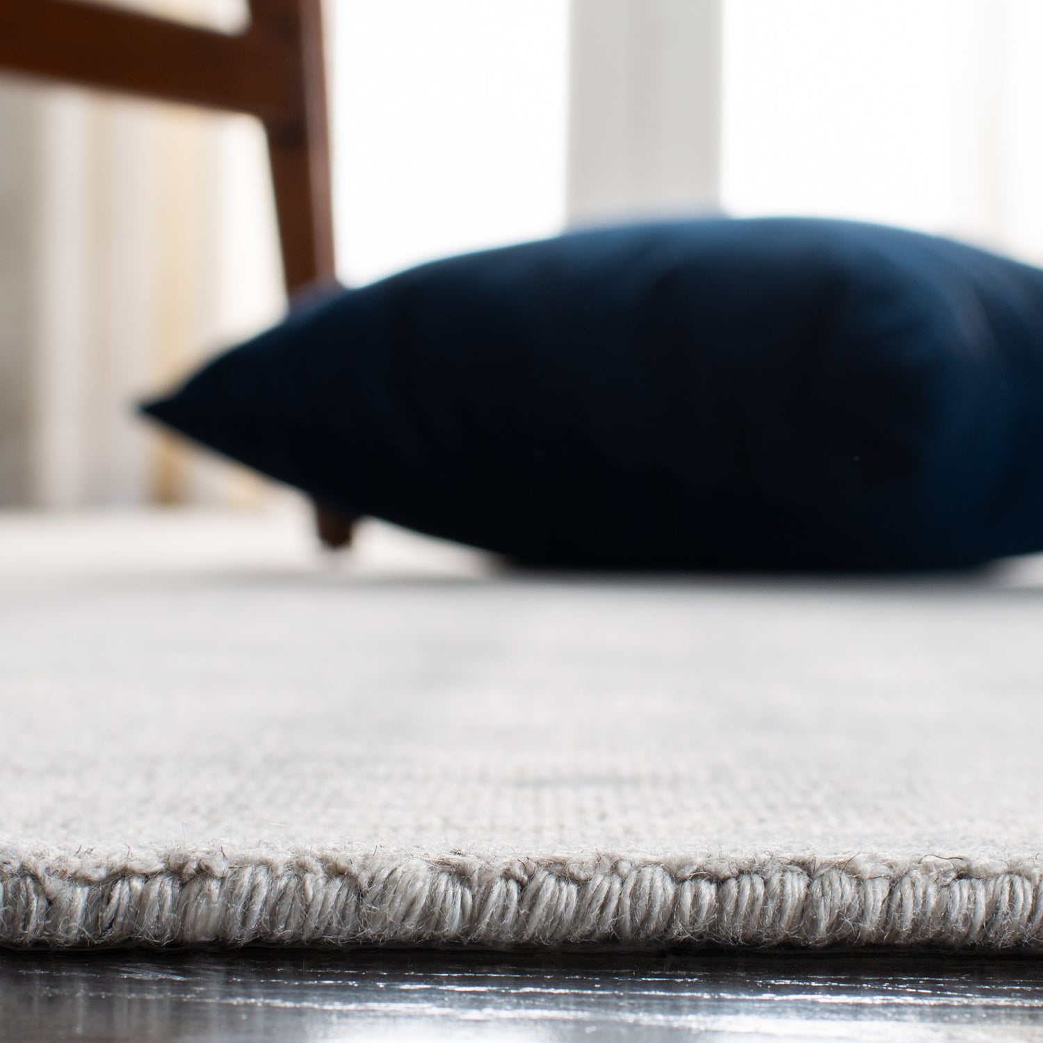 Safavieh Mirage Mir176G Light Grey Rugs.