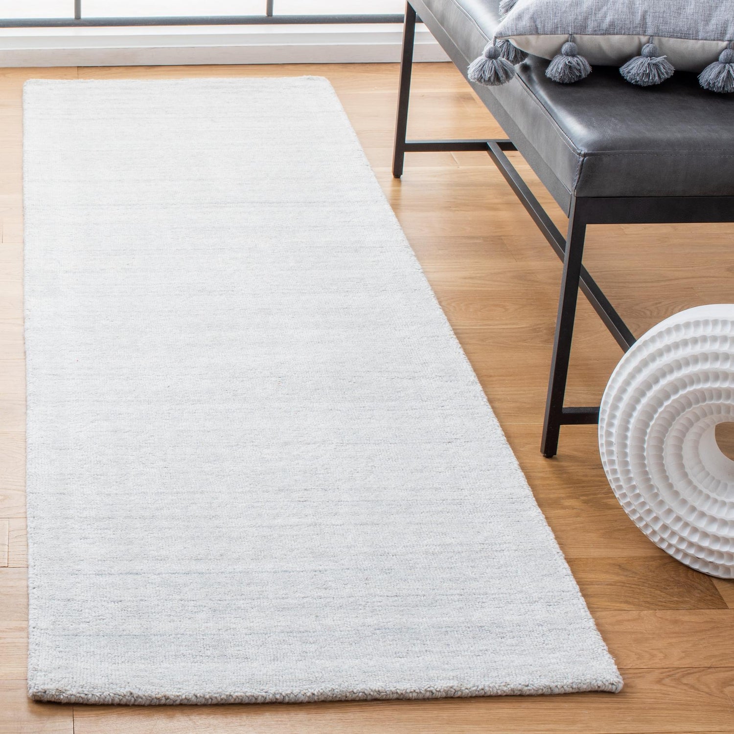 Safavieh Mirage Mir275B Beige Rugs.