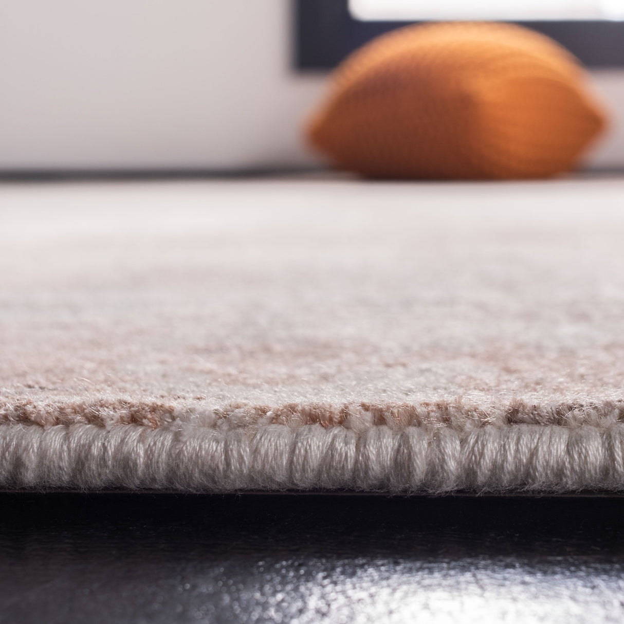 Safavieh Mirage Mir338P Rust/Silver Rugs.