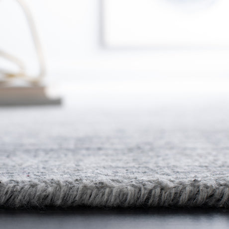 Safavieh Mirage Mir470F Light Grey Rugs.