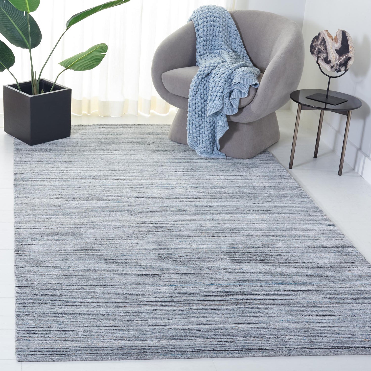 Safavieh Mirage Mir470H Dark Grey Rugs.