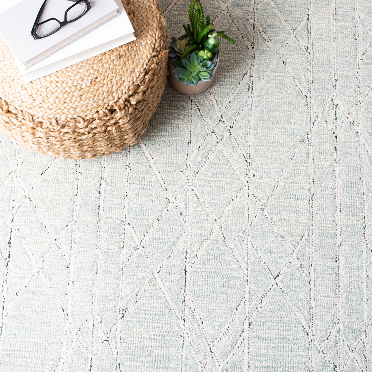 Safavieh Micro-Loop Mlp172A Ivory/Light Blue Rugs.