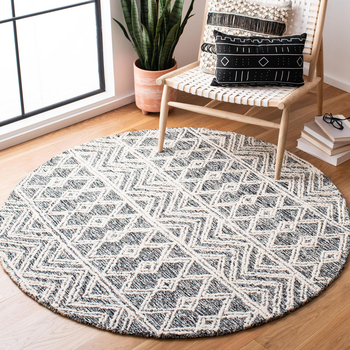 Safavieh Micro-Loop Mlp203A Ivory/Black Rugs.