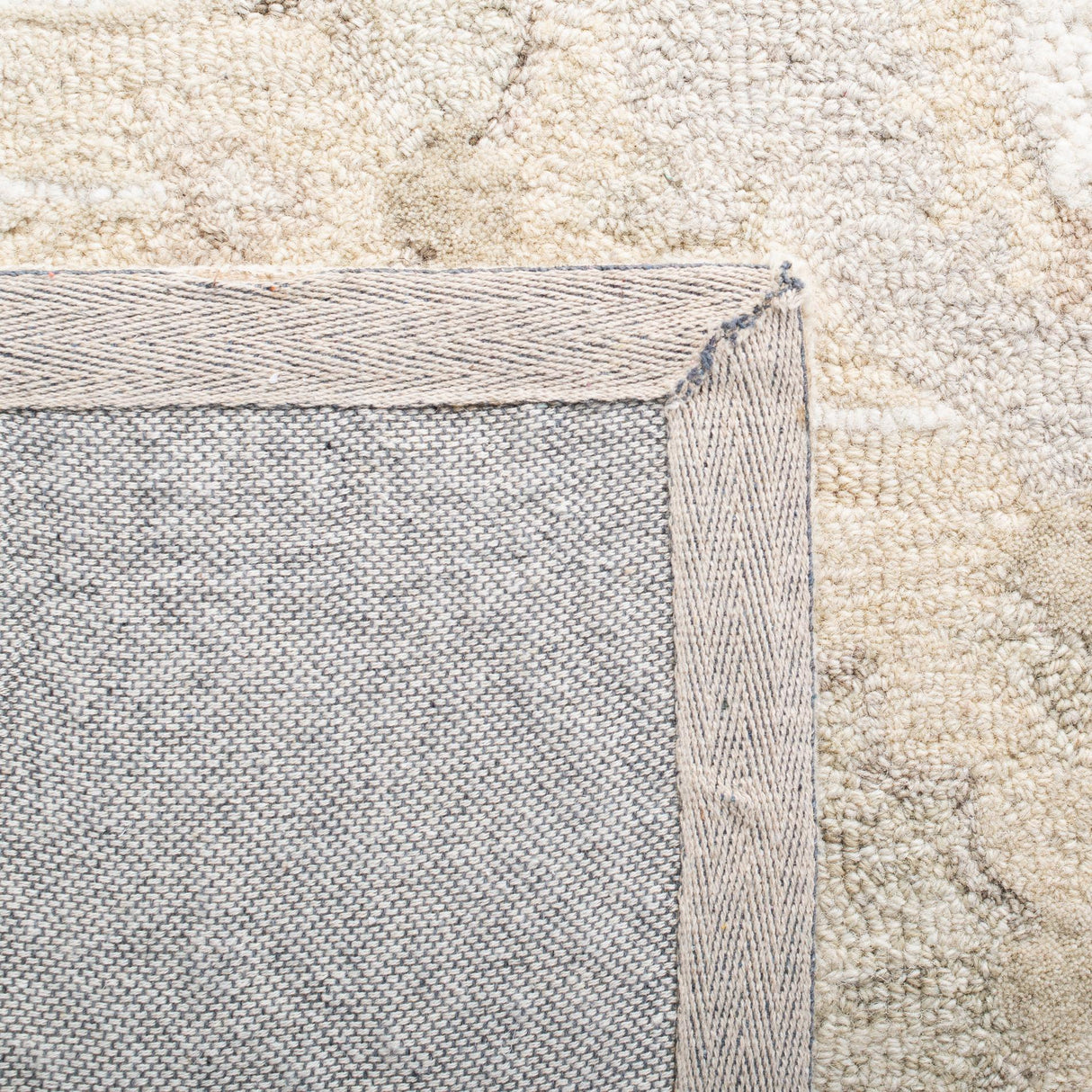 Safavieh Micro-Loop Mlp377B Beige/Grey Rugs.
