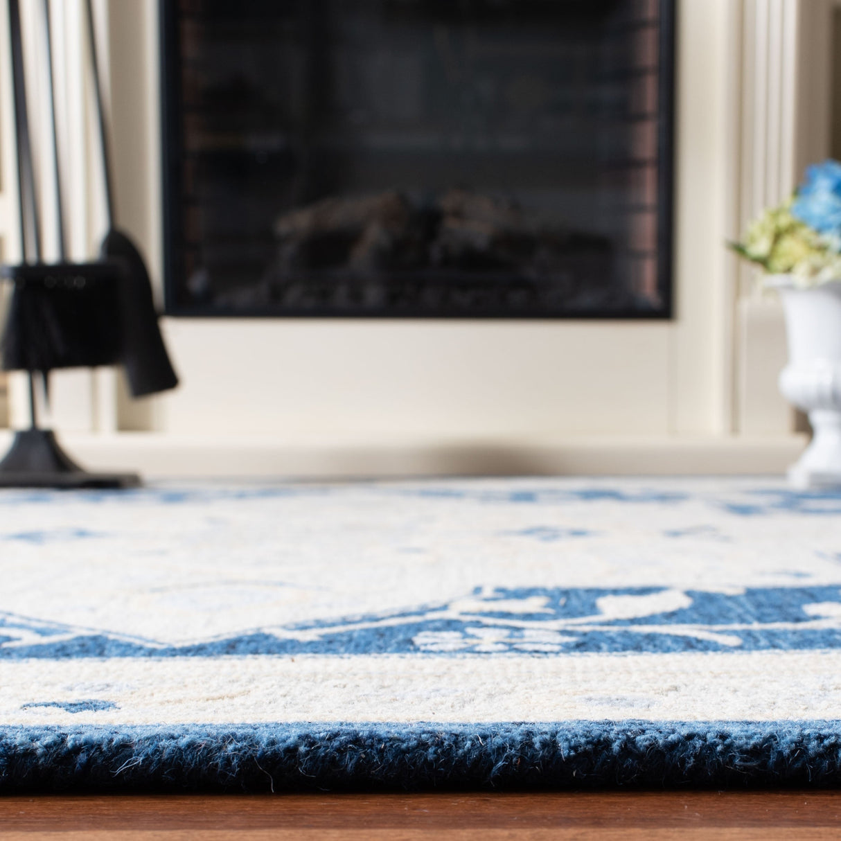 Safavieh Micro-Loop Mlp505N Navy/Ivory Rugs.