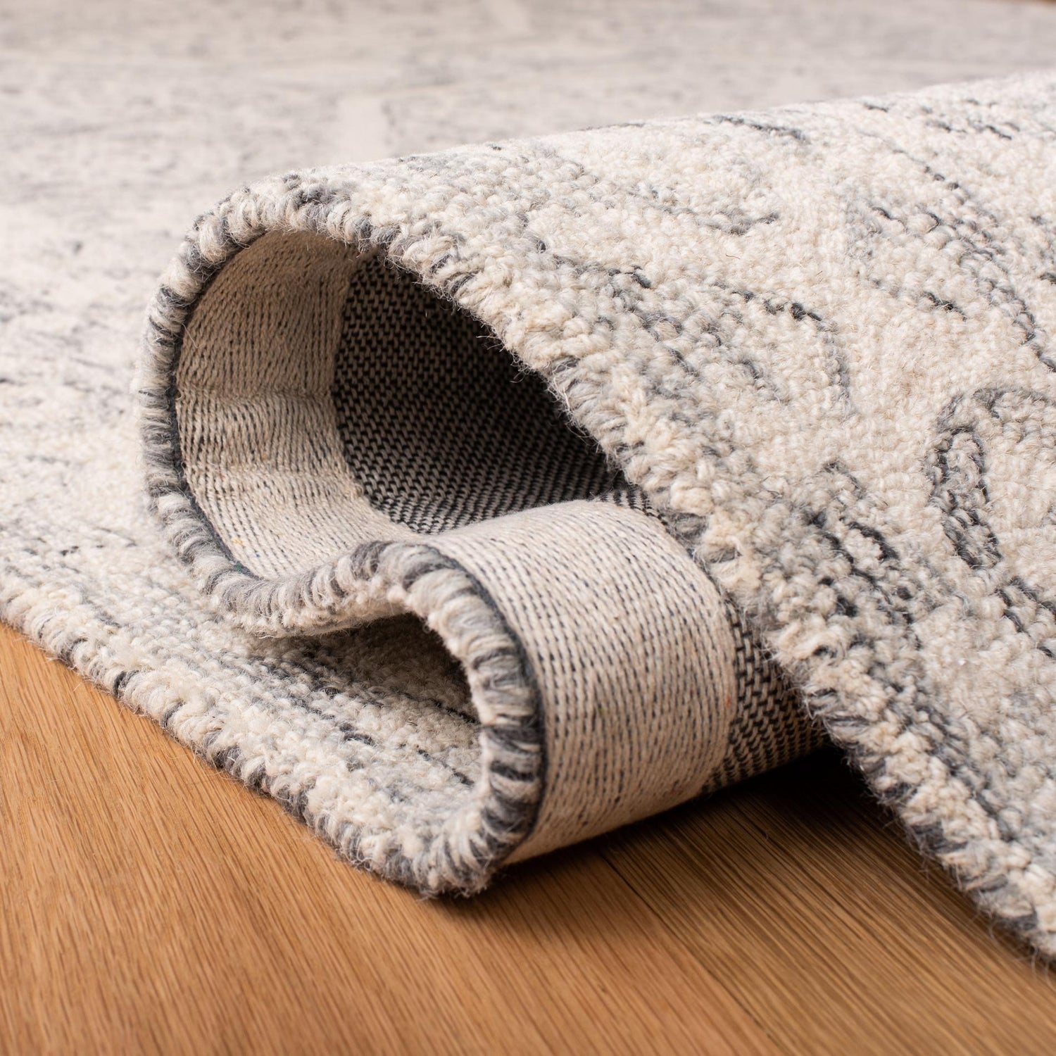 Safavieh Micro-Loop Mlp524H Charcoal/Ivory Rugs.