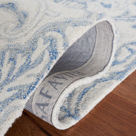 Safavieh Micro-Loop Mlp532A Ivory/Blue Rugs.