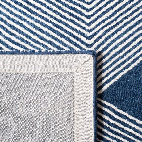 Safavieh Micro-Loop Mlp618N Navy/Ivory Rugs.