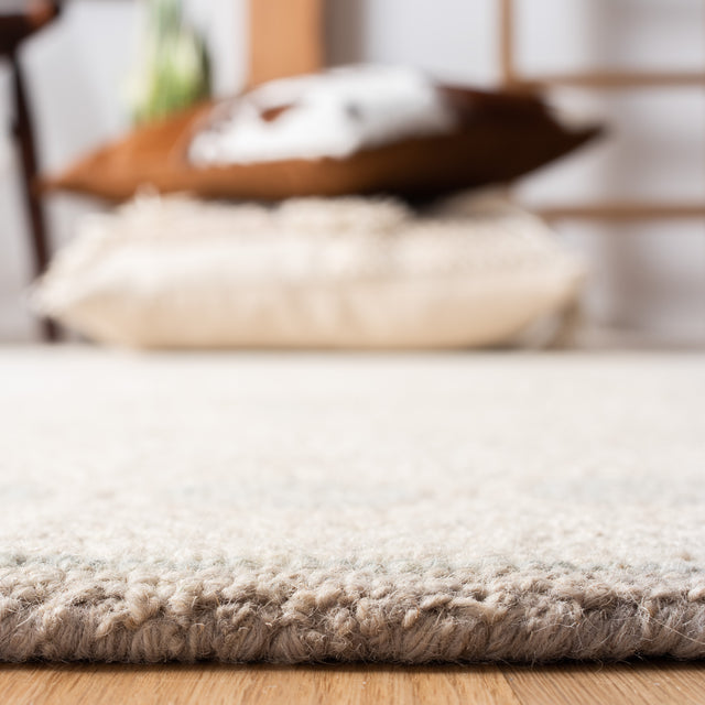 Safavieh Micro Loop Mlp631G Silver/Beige Rug.