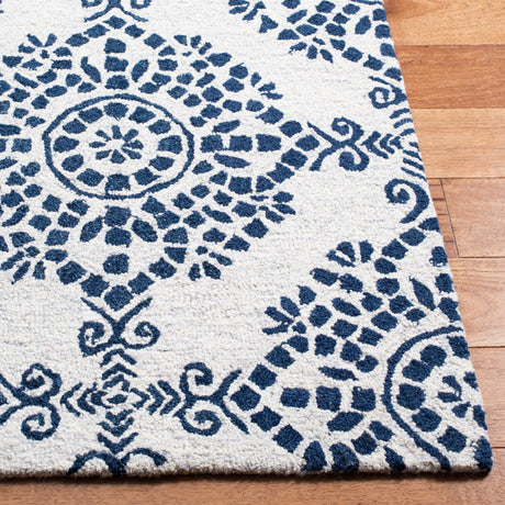 Safavieh Micro-Loop Mlp647A Ivory/Blue Rugs.