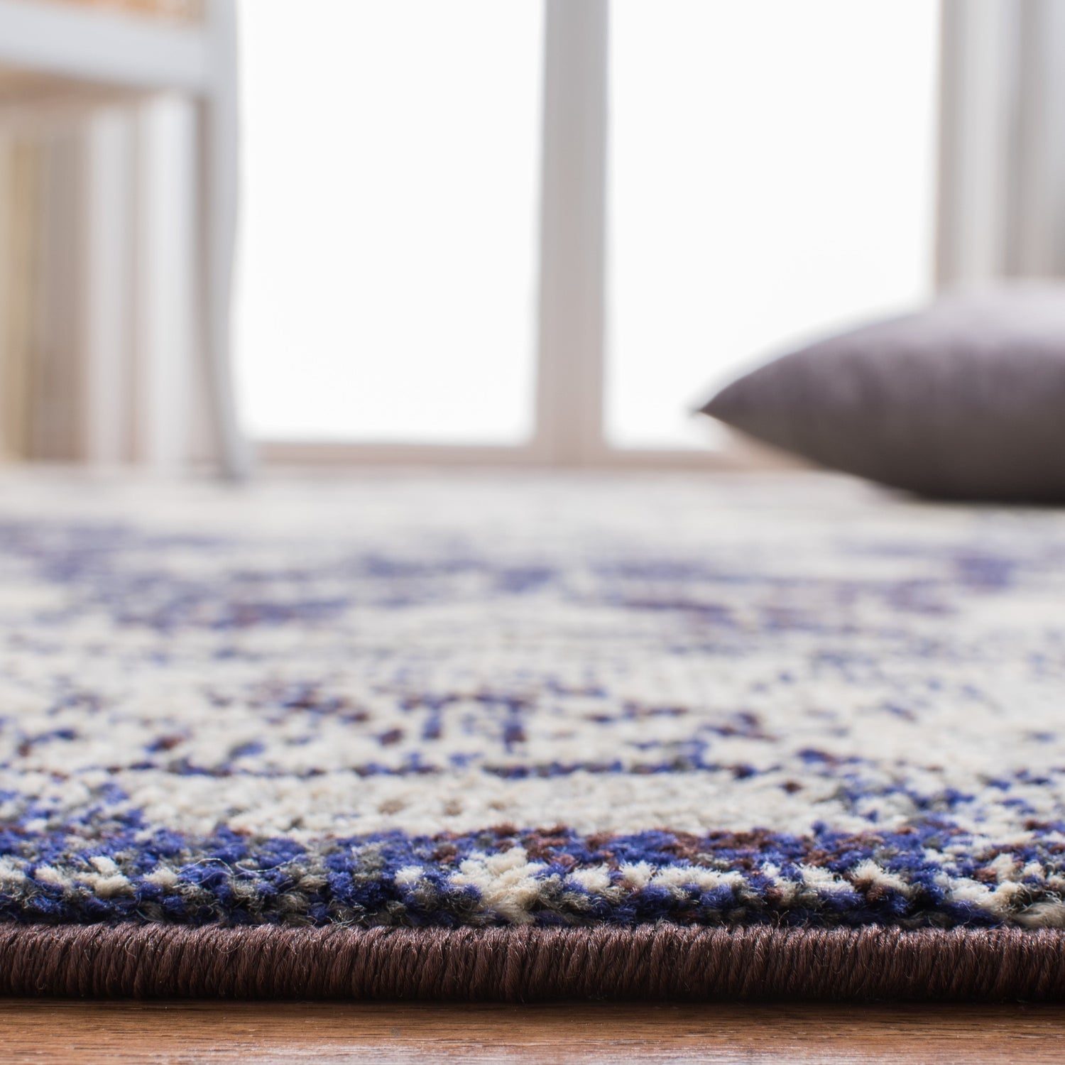 Safavieh Monaco Mnc243C Ivory/Navy Rugs.