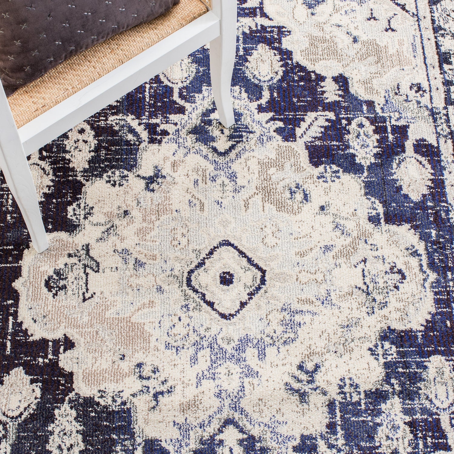 Safavieh Monaco Mnc243C Ivory/Navy Rugs.