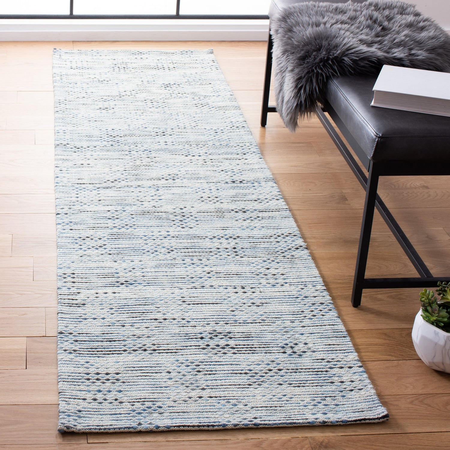 Safavieh Marbella Mrb157N Navy/Beige Rugs.