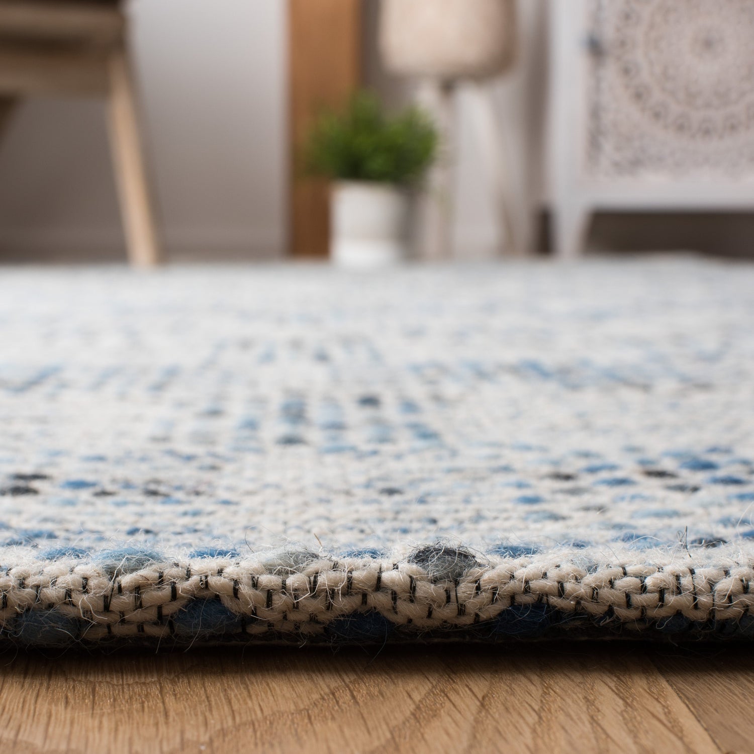 Safavieh Marbella Mrb157N Navy/Beige Rugs.