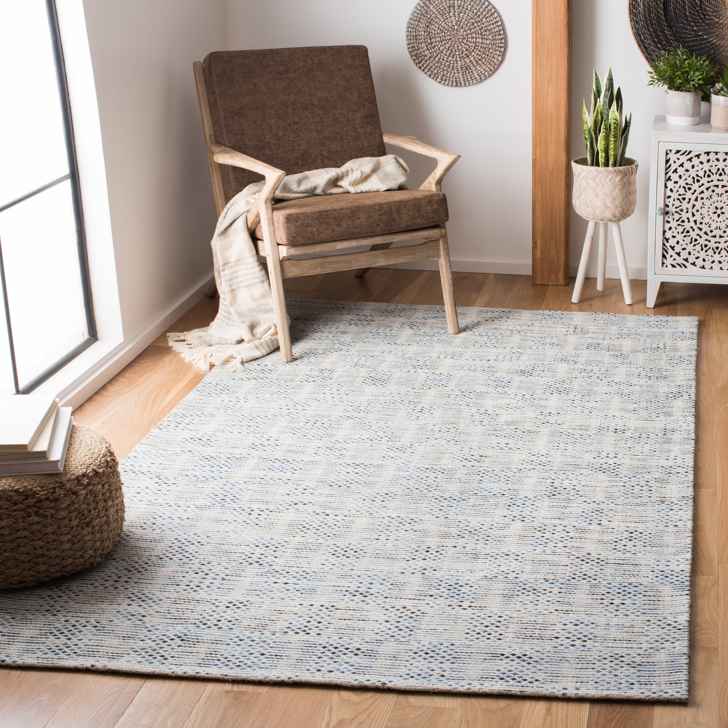 Safavieh Marbella Mrb157N Navy/Beige Rugs.