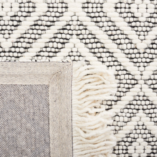 Safavieh Marbella Mrb206Z Ivory/Black Rug.