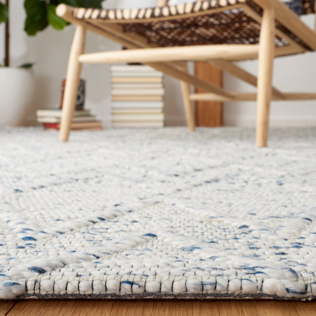 Safavieh Marbella Mrb302M Blue/Ivory Rug.