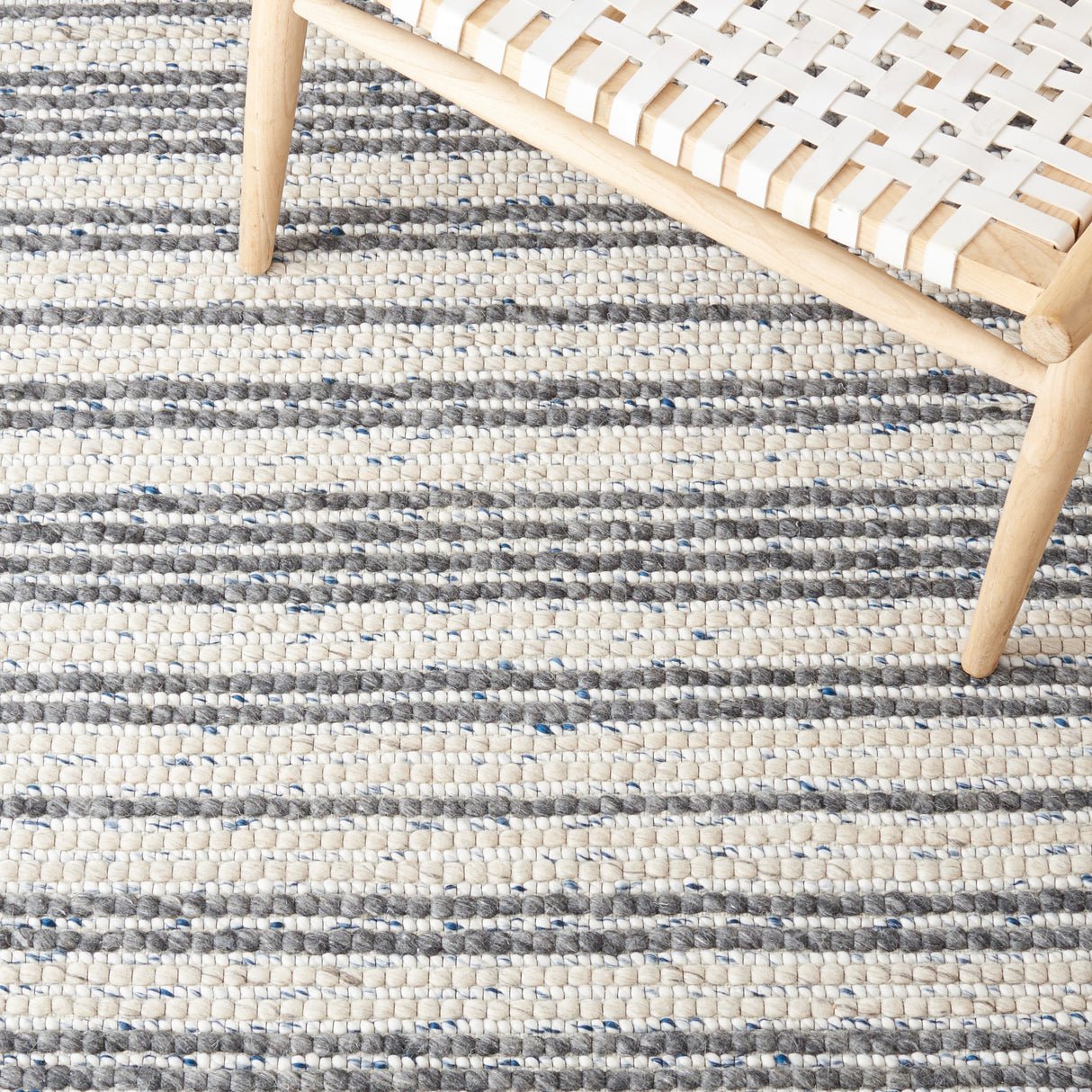 Safavieh Marbella Mrb305A Ivory/Grey Rug.